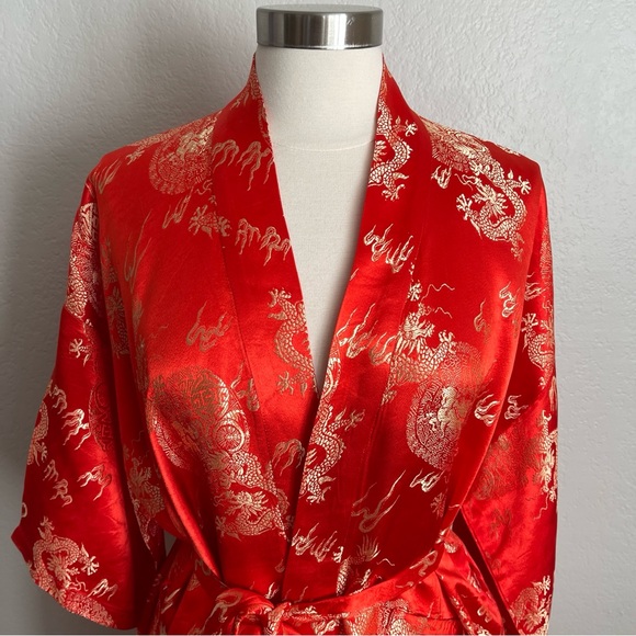 Size: M Red Dragon Robe Size MTraditional Chinese StyleIn excellent Pre-own